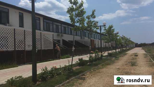 Таунхаус 55 м² на участке 1 сот. в аренду посуточно в Евпатории Евпатория - изображение 1