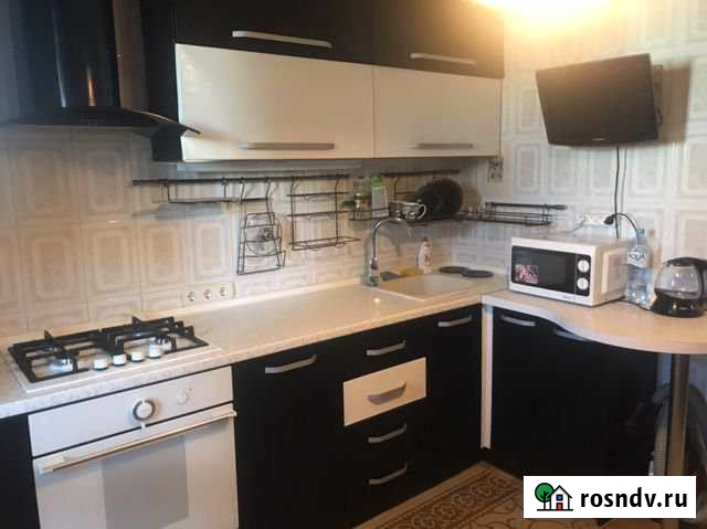 1-комнатная квартира, 50 м², 4/5 эт. в аренду на длительный срок в Феодосии Феодосия - изображение 1