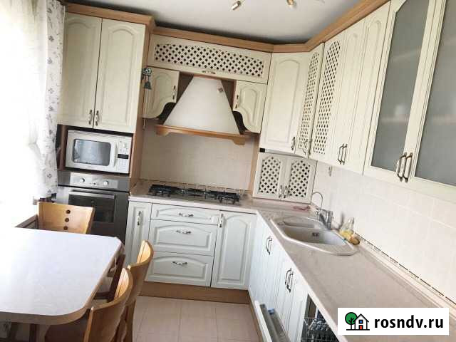 3-комнатная квартира, 100 м², 2/5 эт. в аренду на длительный срок в Севастополе Севастополь - изображение 1