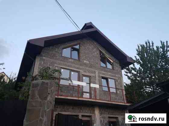 Дом 228 м² на участке 4 сот. на продажу в Агое Агой