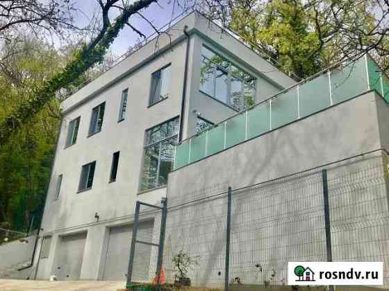 Дом 250 м² на участке 5 сот. на продажу в Ялте Ялта