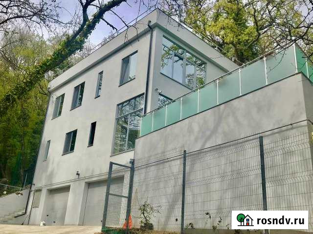 Дом 250 м² на участке 5 сот. на продажу в Ялте Ялта - изображение 1