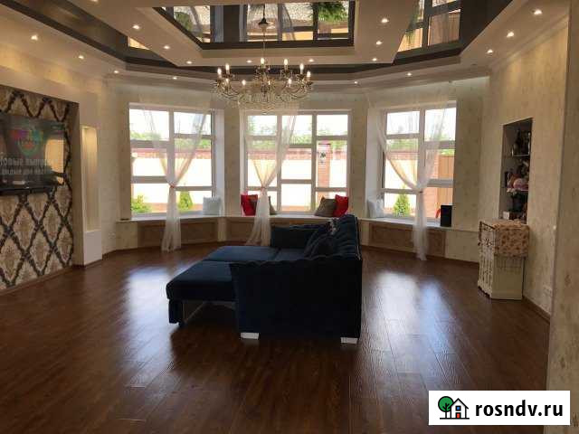 Дом 270 м² на участке 7 сот. в аренду посуточно в Ростове-на-Дону Ростов-на-Дону - изображение 1