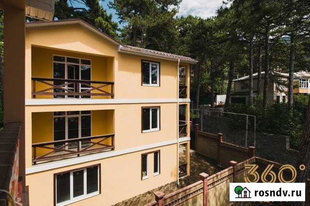 Коттедж 167 м² на участке 2.9 сот. на продажу в Ялте Ялта - изображение 1