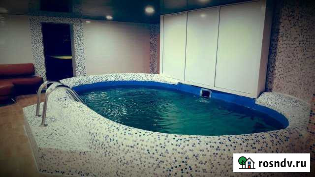 Коттедж 600 м² на участке 8 сот. в аренду посуточно в Екатеринбурге Екатеринбург - изображение 1