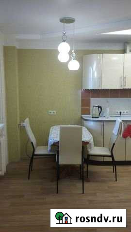 3-комнатная квартира, 60 м², 3/10 эт. в аренду на длительный срок в Саратове Саратов - изображение 1