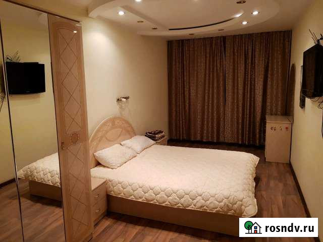 2-комнатная квартира, 64 м², 2/5 эт. в аренду посуточно в Якутске Якутск - изображение 1