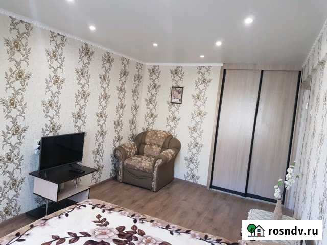 1-комнатная квартира, 32 м², 2/5 эт. в аренду посуточно в Ачинске Ачинск - изображение 1