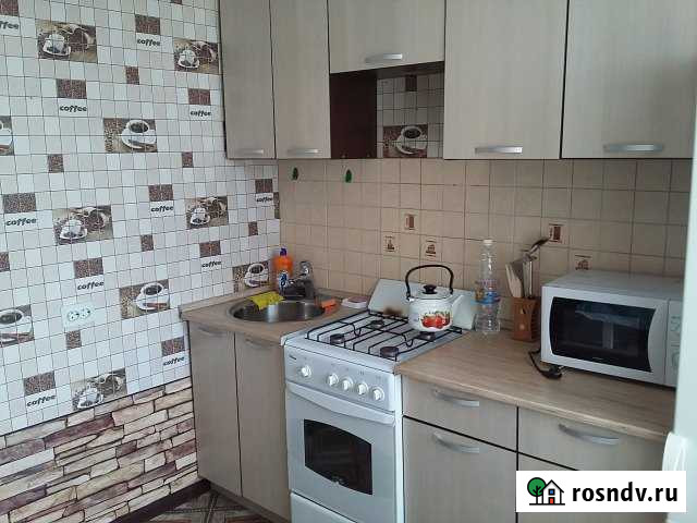 1-комнатная квартира, 34 м², 4/5 эт. в аренду посуточно в Урюпинске Урюпинск - изображение 1