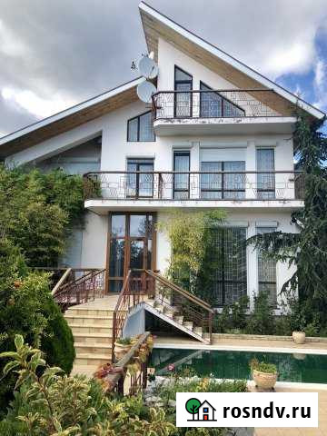 Дом 233 м² на участке 5.3 сот. на продажу в Ялте Ялта - изображение 1