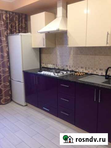 3-комнатная квартира, 70 м², 1/10 эт. в аренду посуточно в Энгельсе Энгельс - изображение 1