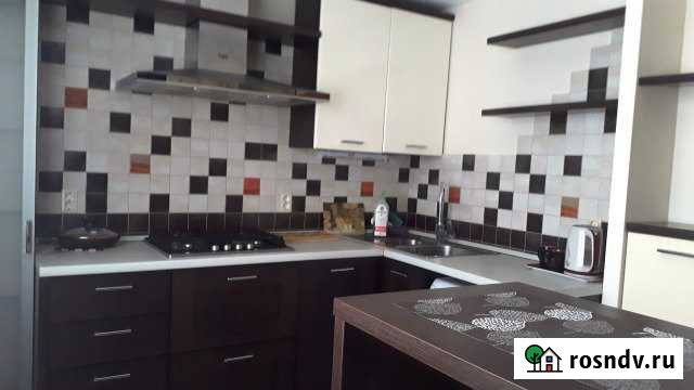 1-комнатная квартира, 40 м², 3/10 эт. в аренду посуточно в Брянске Брянск - изображение 1