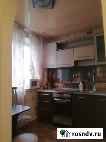 2-комнатная квартира, 45 м², 4/5 эт. в аренду посуточно в Междуреченске Кемеровской области Междуреченск - изображение 1