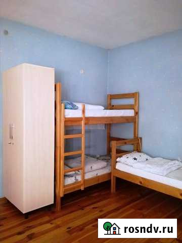 Комната 20 м² в 6-ком. кв., 2/2 эт. в аренду посуточно в Симферополе Симферополь - изображение 1