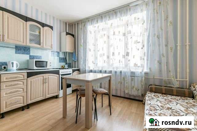 1-комнатная квартира, 42 м², 3/9 эт. в аренду посуточно в Верхней Пышме Верхняя Пышма - изображение 1