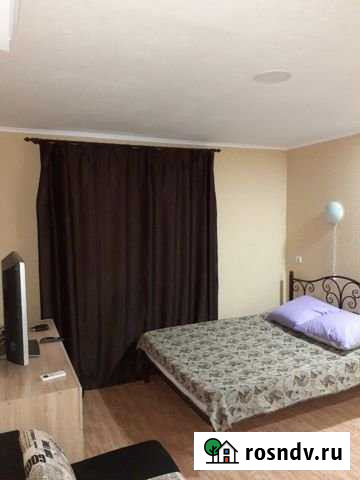 1-комнатная квартира, 40 м², 1/1 эт. в аренду посуточно в Таганроге Таганрог - изображение 1