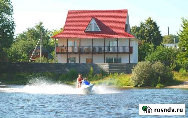 Коттедж 250 м² на участке 8 сот. в аренду посуточно в Чкаловске Чкаловск - изображение 1