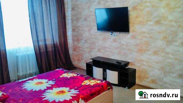 1-комнатная квартира, 40 м², 8/9 эт. в аренду посуточно в Нижнекамске Нижнекамск - изображение 1