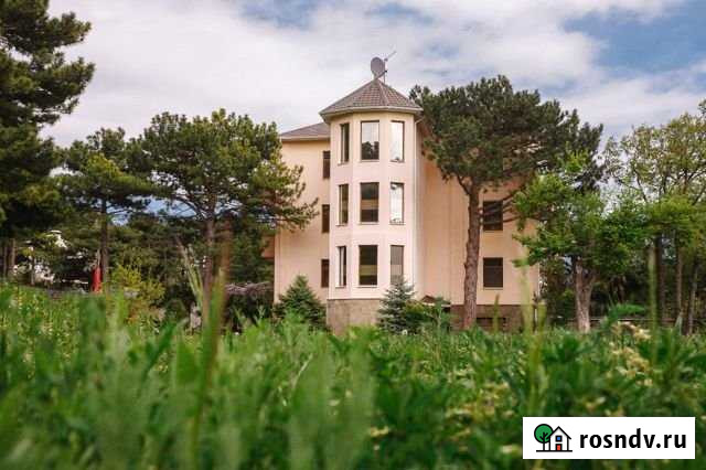 Дом 480 м² на участке 50 сот. в аренду посуточно в Ялте Ялта - изображение 1