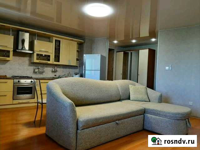 2-комнатная квартира, 80 м², 5/10 эт. в аренду посуточно в Саратове Саратов - изображение 1