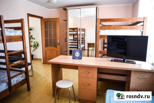 Комната 29 м² в 4-ком. кв., 1/3 эт. в аренду посуточно в Симферополе Симферополь - изображение 1