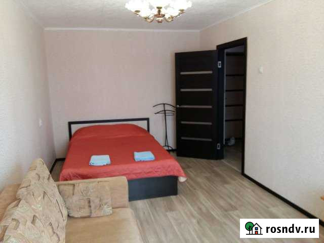 1-комнатная квартира, 35 м², 3/5 эт. в аренду посуточно в Артемовском Артемовский - изображение 1