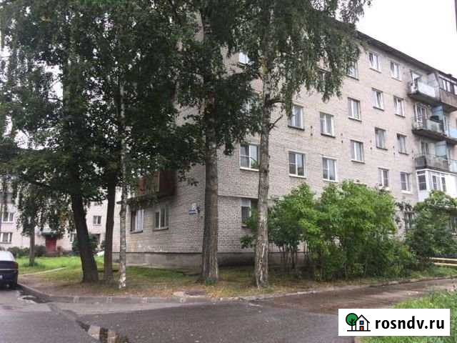 Комната 13.7 м² в 2-ком. кв., 1/5 эт. на продажу в Кировске Ленинградской области Кировск - изображение 1