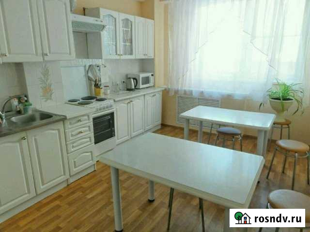 Комната 23 м² в 3-ком. кв., 2/16 эт. в аренду посуточно в Тюмени Тюмень - изображение 1