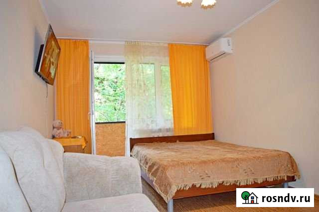 1-комнатная квартира, 32 м², 2/4 эт. в аренду посуточно в Алуште Алушта - изображение 1