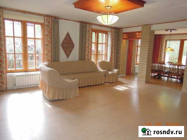 Дом 250 м² на участке 30 сот. в аренду посуточно в Магнитогорске Магнитогорск - изображение 1