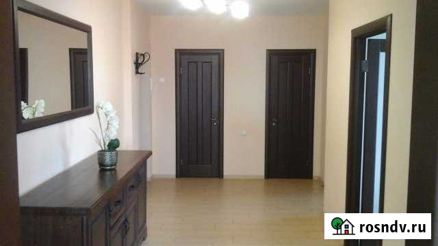 2-комнатная квартира, 77 м², 3/10 эт. в аренду посуточно в Пскове Псков - изображение 1