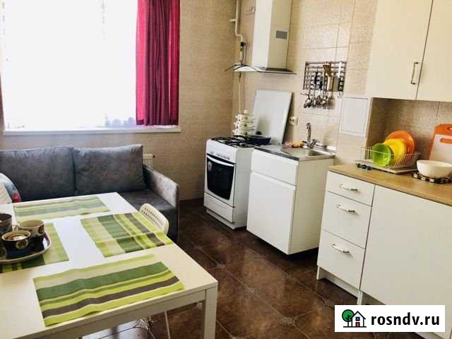 1-комнатная квартира, 37 м², 1/10 эт. в аренду на длительный срок в Феодосии Феодосия - изображение 1