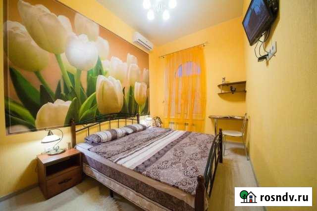 2-комнатная квартира, 35 м², 1/3 эт. в аренду посуточно в Саратове Саратов - изображение 1