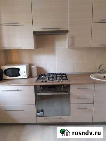 1-комнатная квартира, 39 м², 1/6 эт. в аренду посуточно в Волжском Волгоградской области Волжский - изображение 1