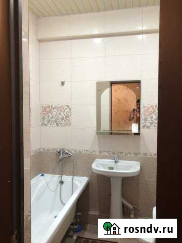 1-комнатная квартира, 50 м², 4/10 эт. в аренду на длительный срок в Каспийске Каспийск - изображение 1