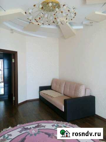 1-комнатная квартира, 55 м², 3/3 эт. в аренду на длительный срок в Таганроге Таганрог - изображение 1