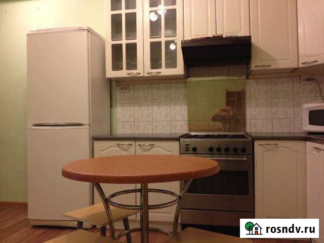 2-комнатная квартира, 60 м², 2/5 эт. в аренду посуточно в Мурманске Мурманск - изображение 1