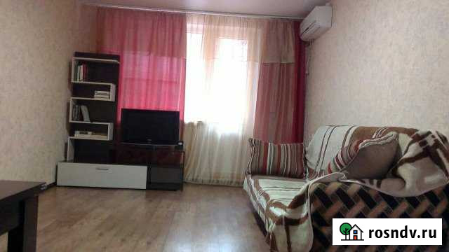 2-комнатная квартира, 45 м², 2/5 эт. в аренду посуточно в Волжском Волгоградской области Волжский - изображение 1