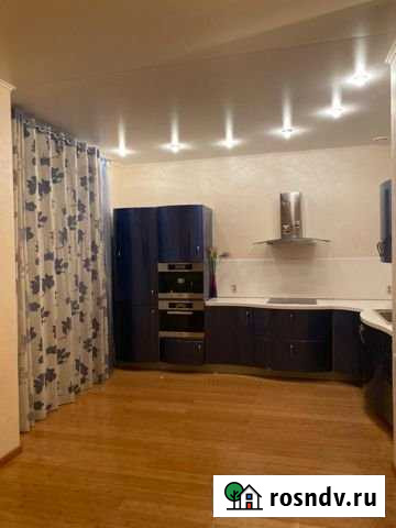 3-комнатная квартира, 130 м², 2/7 эт. в аренду на длительный срок в Челябинске Челябинск - изображение 1