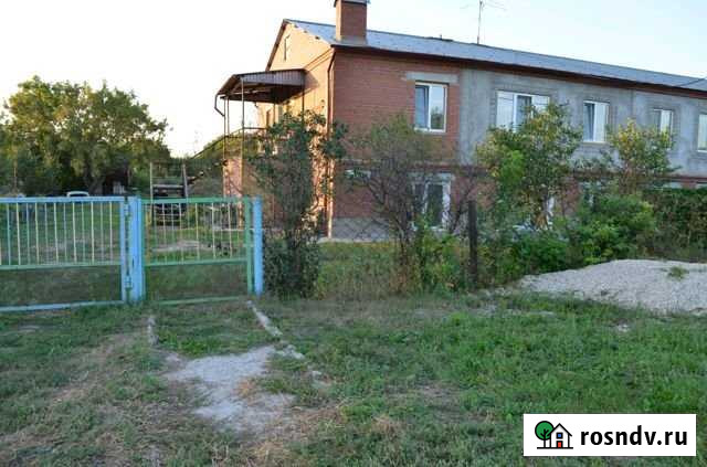 Коттедж 200 м² на участке 36 сот. в аренду посуточно в Чапаевске Чапаевск - изображение 1