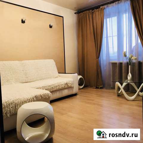 2-комнатная квартира, 51 м², 3/5 эт. в аренду посуточно в Белово Белово - изображение 1