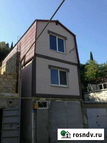 Дом 108 м² на участке 1 сот. на продажу в Ялте Ялта - изображение 1