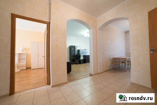 2-комнатная квартира, 79 м², 4/9 эт. в аренду посуточно в Астрахани Астрахань - изображение 1