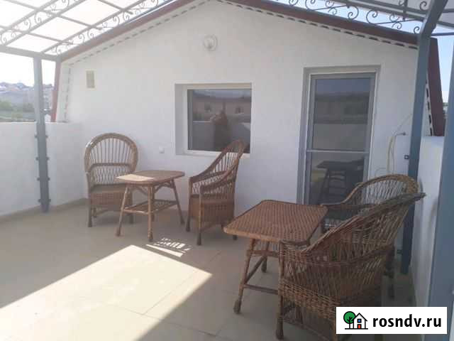 Коттедж 250 м² на участке 3 сот. в аренду посуточно в Евпатории Евпатория - изображение 1