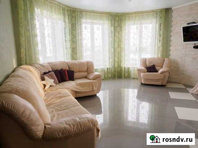 Коттедж 220 м² на участке 8 сот. в аренду посуточно в Назарово Назарово - изображение 1