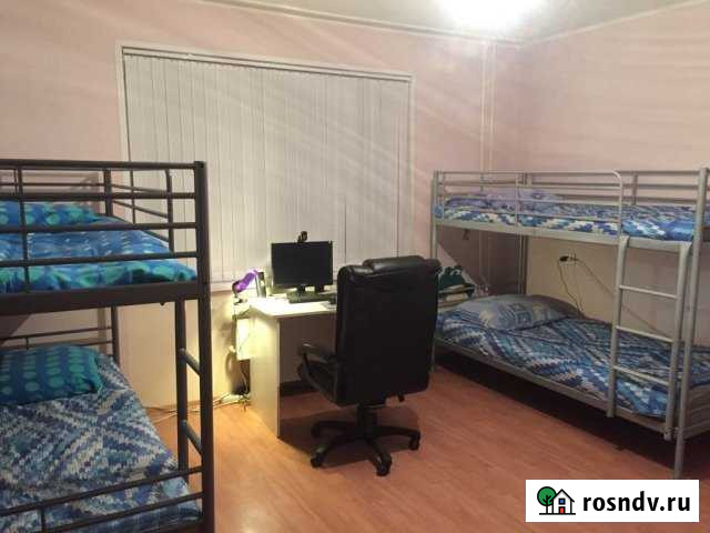 Комната 20 м² в 2-ком. кв., 2/5 эт. в аренду посуточно в Новосибирске Новосибирск - изображение 1