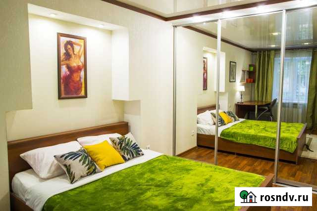 2-комнатная квартира, 50 м², 1/5 эт. в аренду посуточно в Омске Омск - изображение 1