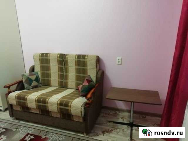 Комната 13 м² в 3-ком. кв., 2/5 эт. в аренду посуточно в Курске Курск - изображение 1