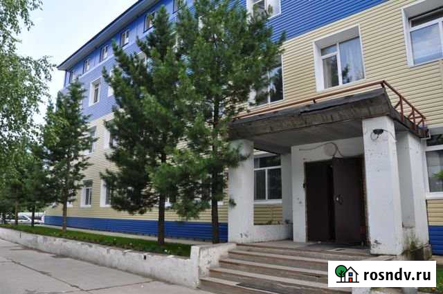 Комната 14 м² в > 9-ком. кв., 1/4 эт. в аренду посуточно в Сургуте Ханты-Мансийского АО Сургут - изображение 1