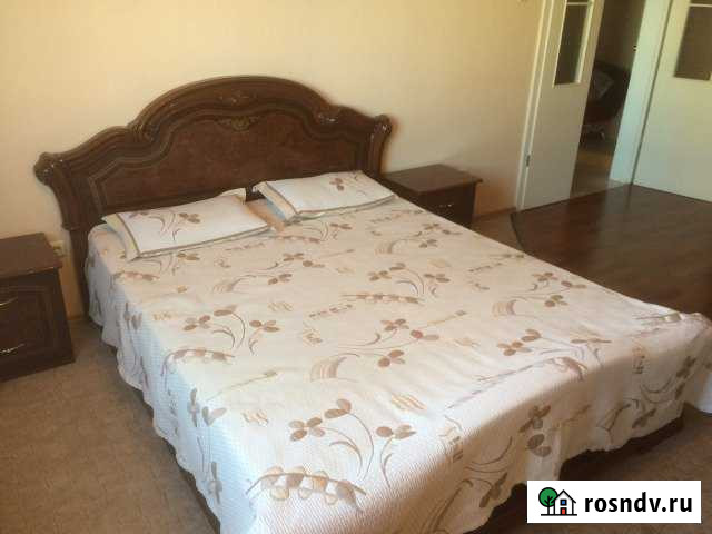 1-комнатная квартира, 50 м², 4/5 эт. в аренду посуточно в Салехарде Салехард - изображение 1